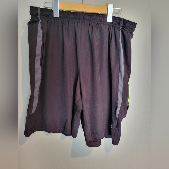 Spyder Black Active Shorts, Size XL (34) - Picture 1 of 4